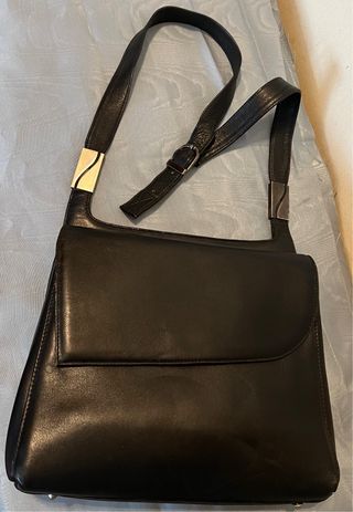 Bolso de piel negro