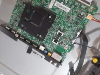 Samsung UE55MU6645U - Piezas