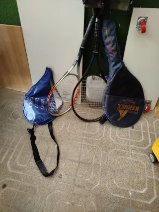 Raquetas de tenis con fundas
