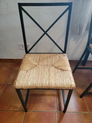 Mesa cristal y metal con 4 sillas