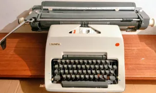Máquina de escribir Olympia