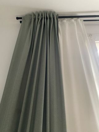 Cortinas opacas IKEA + barras para colgar