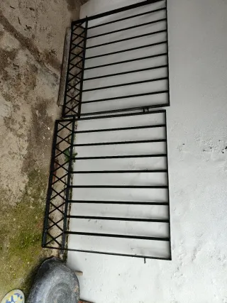 2 Rejas de hierro macizo 102x112 cm