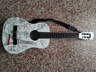 Chitarra Bontempi in legno per bambini