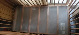 Cuna bebé con colchón y sábanas