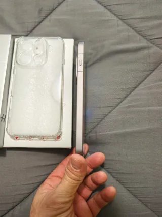 Oppo Find X9 Pro con custodie