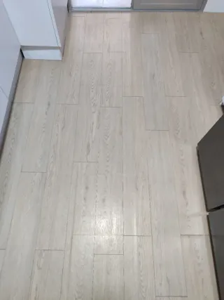 Suelo vinílico PVC madera adhesivo