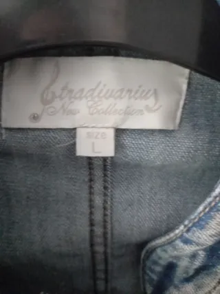 Chaqueta vaquera con tachuelas