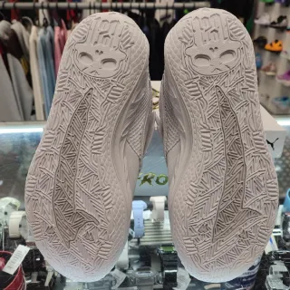 Zapatillas Puma MB.05 Mist Blancas y Doradas