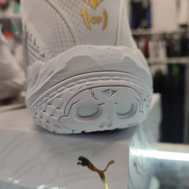 Zapatillas Puma MB.05 Mist Blancas y Doradas