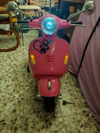 Moto Eléctrica Infantil Vespa Rosa