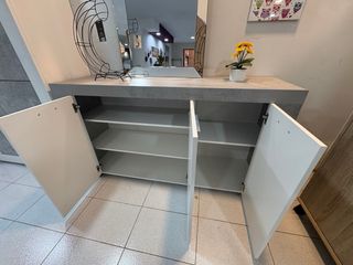 Aparador Fores Gris y Blanco