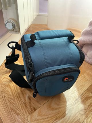 Cámara Nikon D3100 con manuales y CD