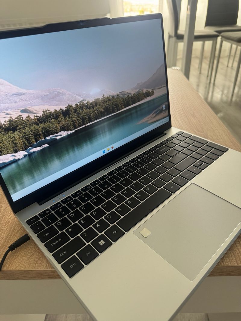 Portátil 15.6 Ultraligero Intel Core i9