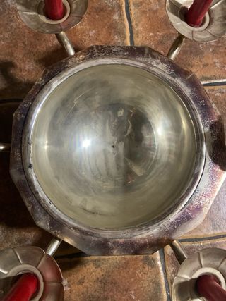 Centro de mesa antiguo con candelabros