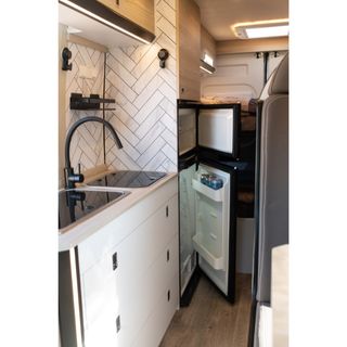 Camperización Ohana por Campernet