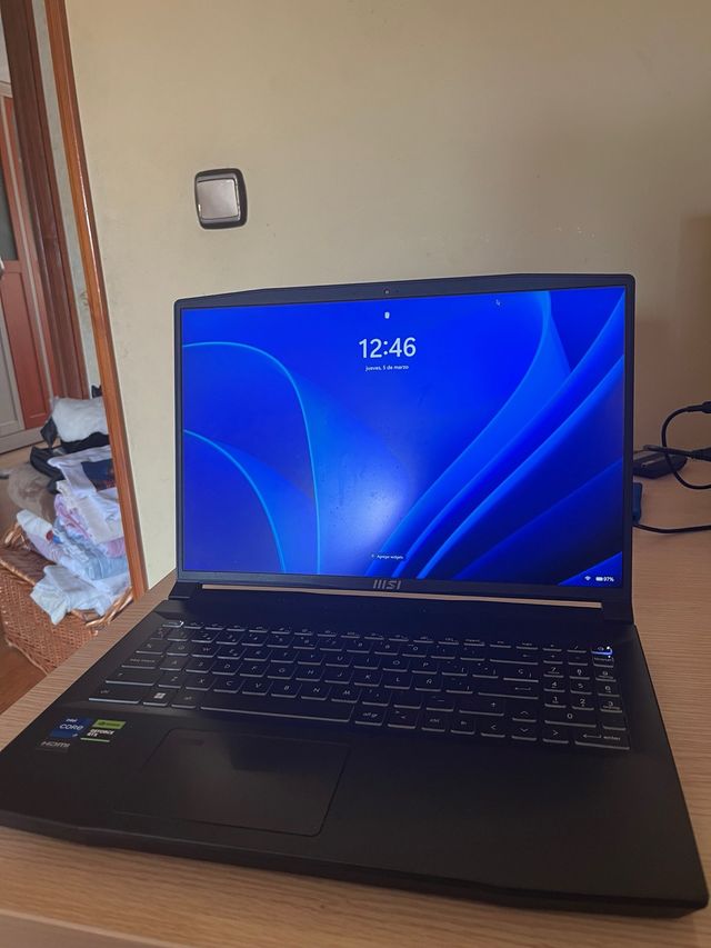 Portátil MSI Creator M16 Negro