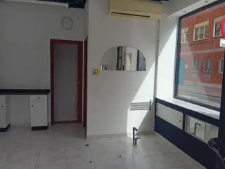 Se vende o alquila local en club deportivo