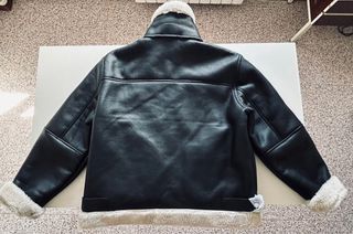 Chaqueta Zara Negra y Beige