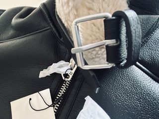 Chaqueta Zara Negra y Beige