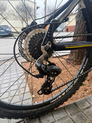 Bicicleta de Montaña Conor Negra y Amarilla