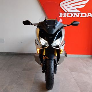 Honda Forza 750