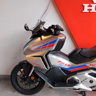 Honda Forza 750