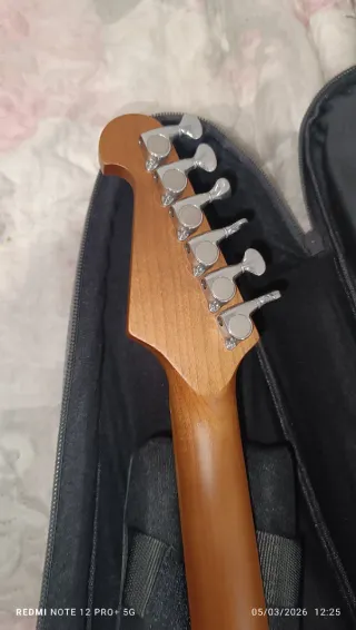 Guitarra eléctrica inteligente Bullfighter D160SE