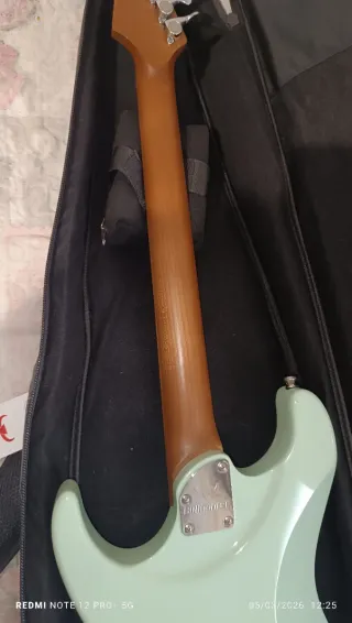 Guitarra eléctrica inteligente Bullfighter D160SE