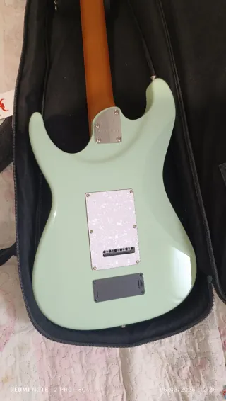 Guitarra eléctrica inteligente Bullfighter D160SE