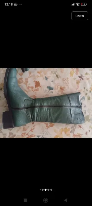 Botas verdes de cuero