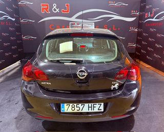 Opel Astra 2011
