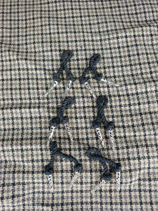 Caireles negros y plateados