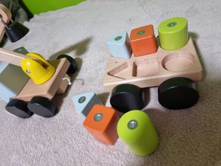 Camión grúa de madera IKEA