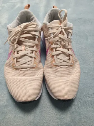 Zapatillas Nike Running Beige y Rosa