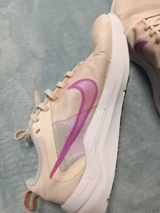 Zapatillas Nike Running Beige y Rosa