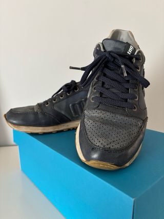 Zapatillas Mustang Azul y Beige