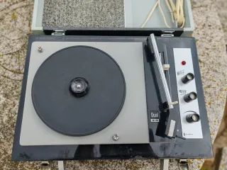 Tocadiscos Dual 410 Vintage Portátil