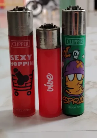 Confezione da 9 accendini Clipper