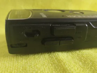 Walkman Sanyo BassXpander Negro. No funciona