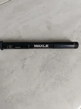 Eje Pasante Maxle para horquilla Rockshox 158mm