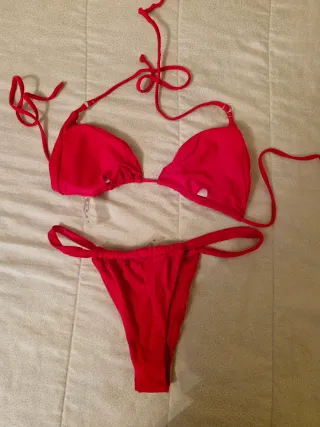 Costume da bagno rosso taglia M