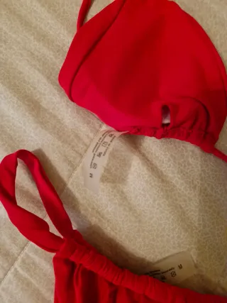 Costume da bagno rosso taglia M