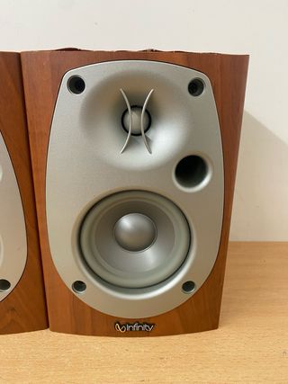 Altavoces Infinity Beta HCS Satélite Marrones