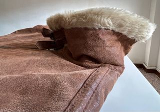 Chaqueta de ante forrada de borrego