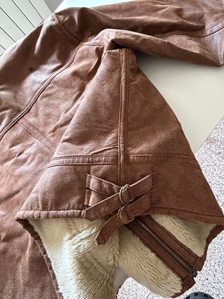 Chaqueta de ante forrada de borrego
