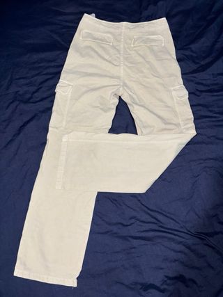 Pantalón cargo Zara beige
