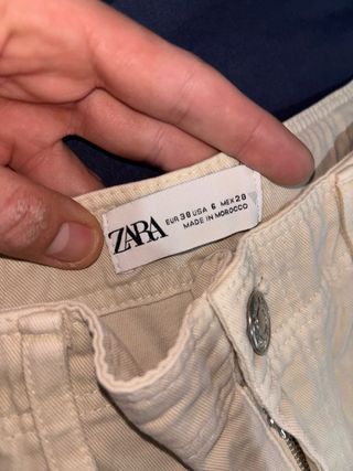 Pantalón cargo Zara beige