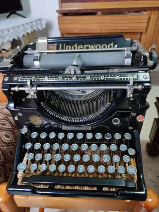 Máquina de escribir Underwood antigua