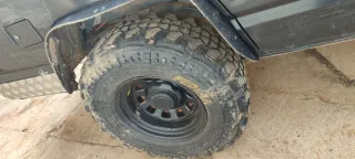 Llantas 6 tornillos y 5 ruedas 235/85/16